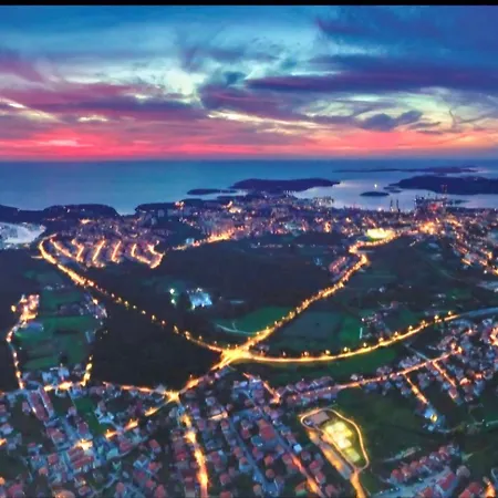 Villa Vista - New Entry 2025