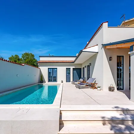 Vista - New Entry 2025 Villa