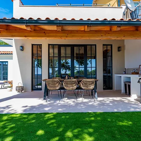 Vista - New Entry 2025 Pula