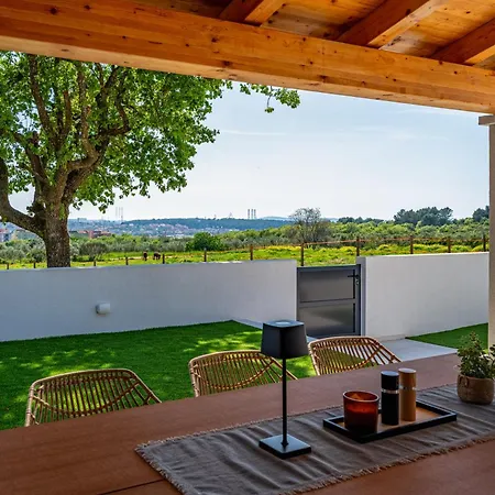 Villa Vista - New Entry 2025 *