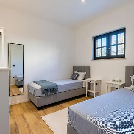 Vista - New Entry 2025 * Πούλα