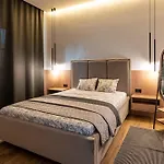 Villa Vista - New Entry 2025