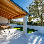 Vista - New Entry 2025 Villa