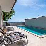 Villa Vista - New Entry 2025 Pula