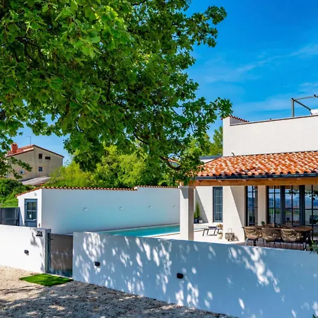 וילה Vista - New Entry 2025 *