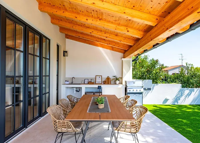 Vista - New Entry 2025 וילה פולה